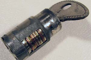 plug and key for king lock